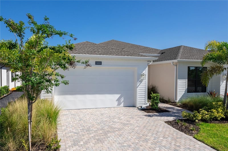 5888 Windbreak Ct, Apollo Beach, FL 33572