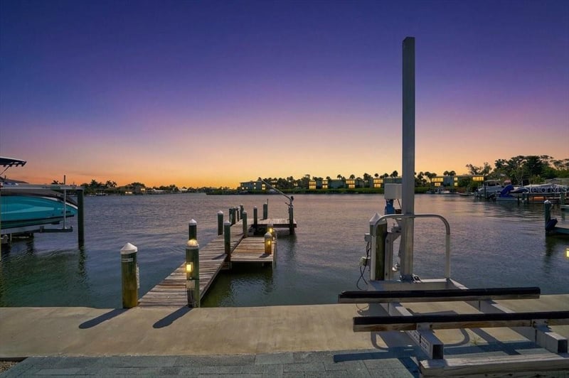 17 Seaside Ct, Holmes Beach, FL 34217