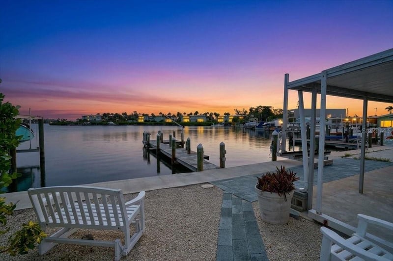 17 Seaside Ct, Holmes Beach, FL 34217