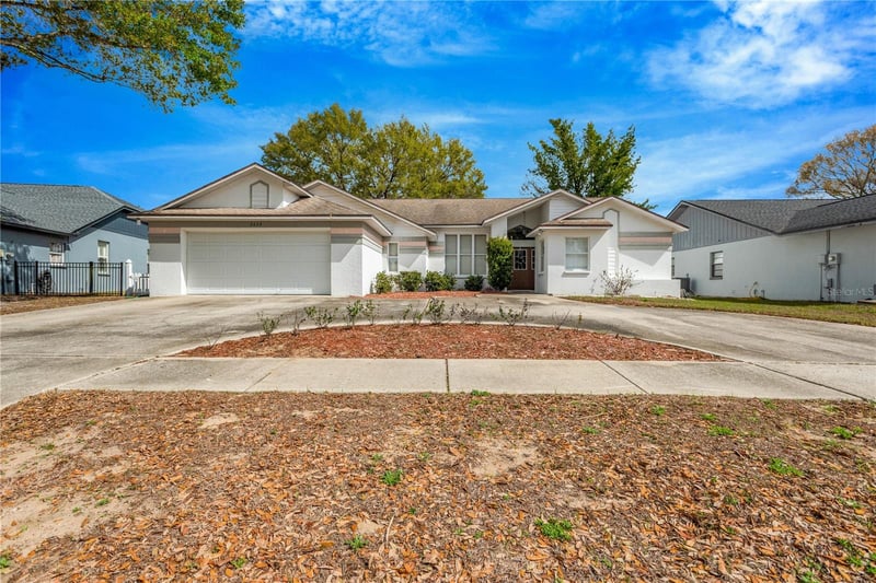 2626 Crestfield Dr, Valrico, FL 33596