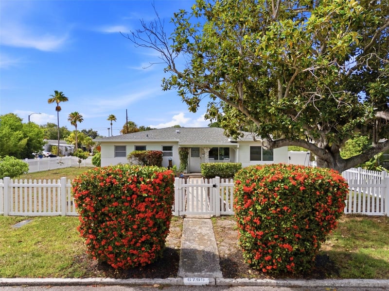 6765 3rd Ave, St Petersburg, FL 33710
