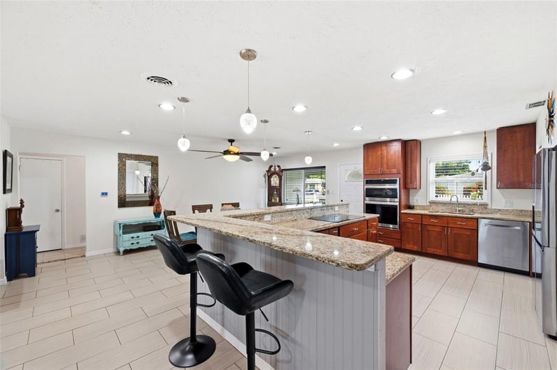 6765 3rd Ave, St Petersburg, FL 33710