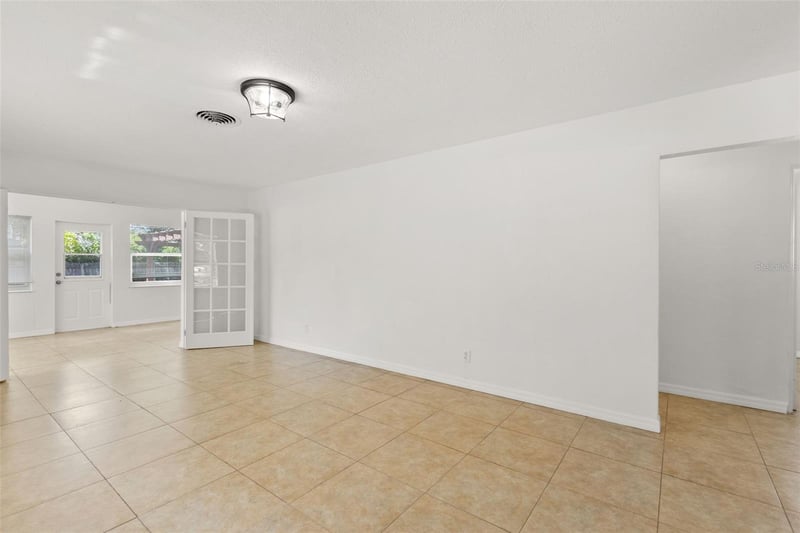 1431 57th St, Gulfport, FL 33707