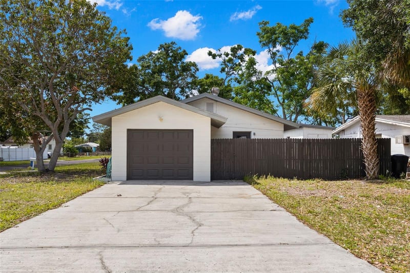 1431 57th St, Gulfport, FL 33707