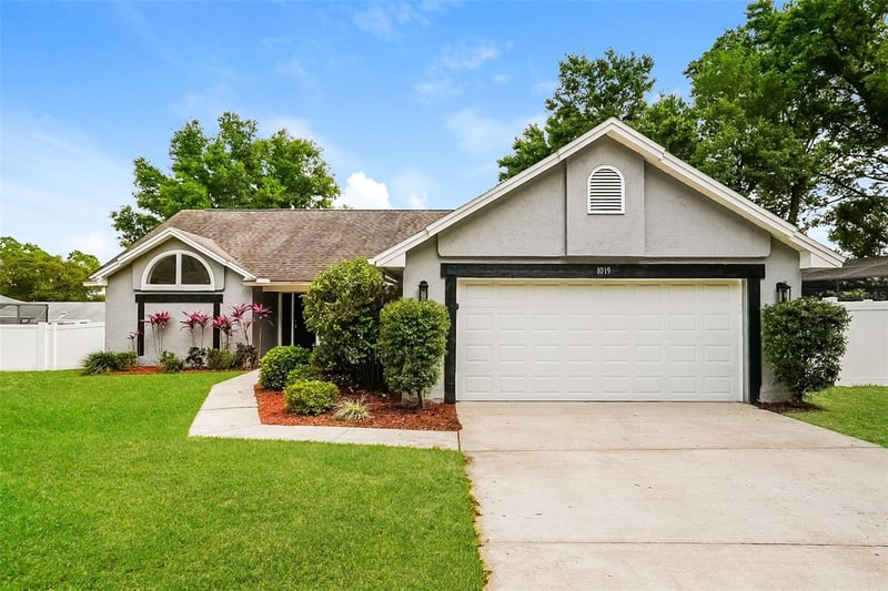 1019 Ridgefield Dr, Valrico, FL 33594
