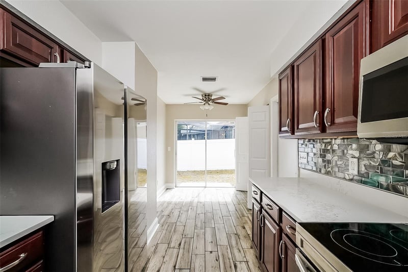 1019 Ridgefield Dr, Valrico, FL 33594