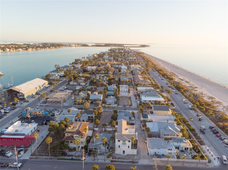 108 22nd Ave, St Pete Beach, FL 33706