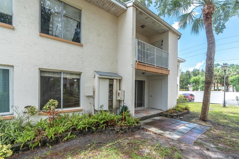 675 99th Ave #102, St Petersburg, FL 33702