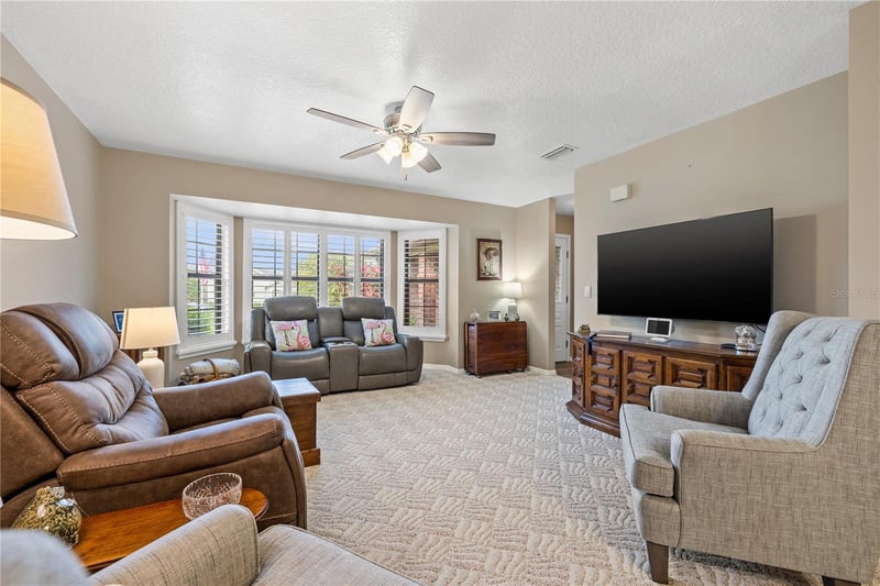 6352 Huntington Dr, Zephyrhills, FL 33542
