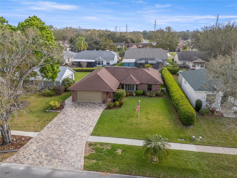 6352 Huntington Dr, Zephyrhills, FL 33542