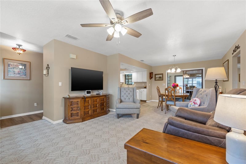 6352 Huntington Dr, Zephyrhills, FL 33542