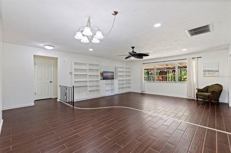 1282 Palm St, Clearwater, FL 33755
