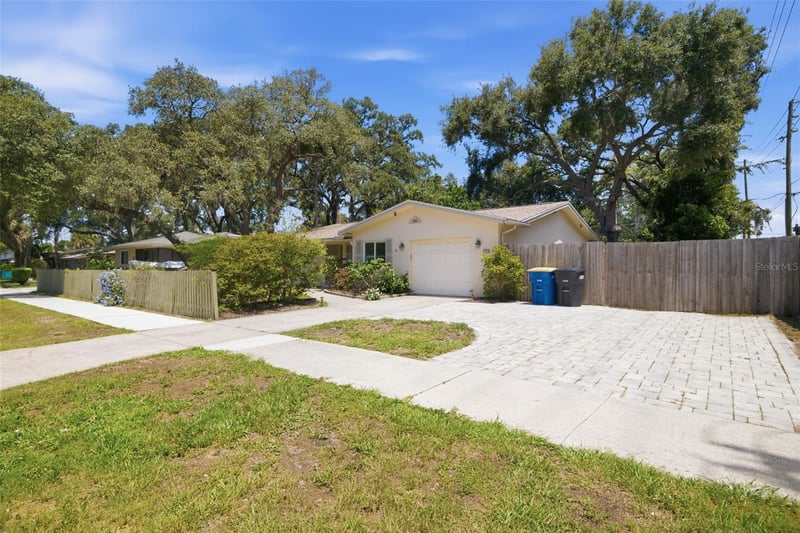 1282 Palm St, Clearwater, FL 33755
