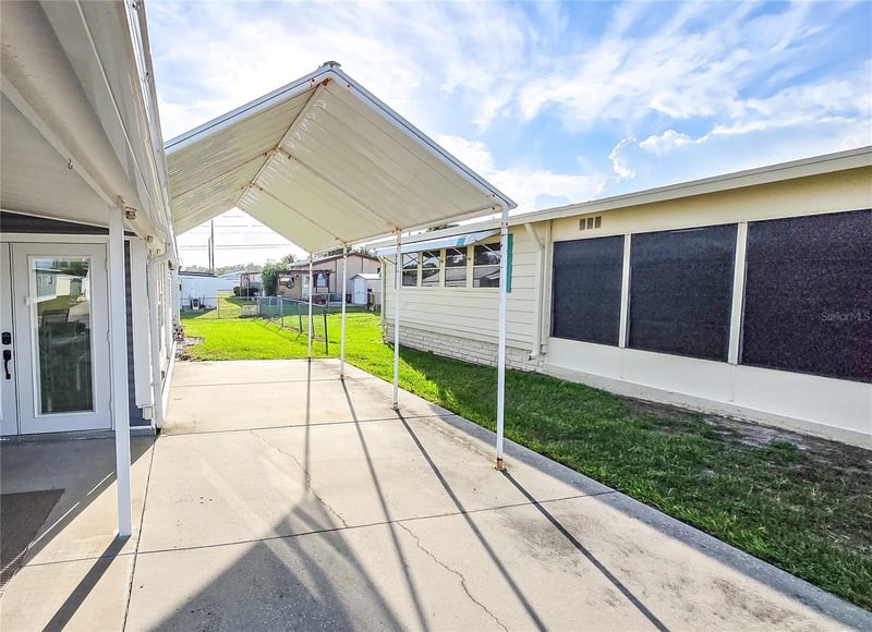 5545 Mandan St, Zephyrhills, FL 33542