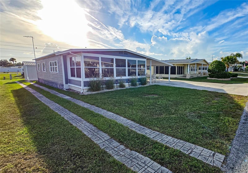 5545 Mandan St, Zephyrhills, FL 33542