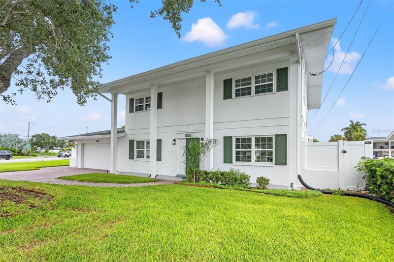 4000 14th Way NE, St Petersburg, FL 33703