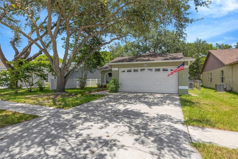 511 Center Point Rd, Valrico, FL 33594