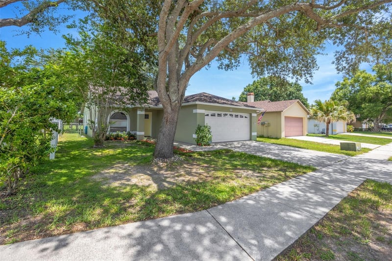 511 Center Point Rd, Valrico, FL 33594