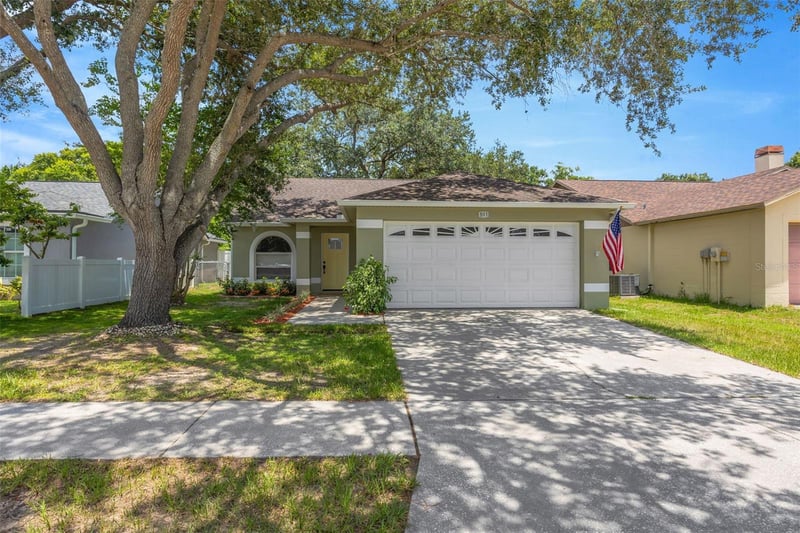 511 Center Point Rd, Valrico, FL 33594