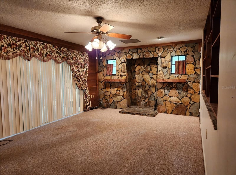 11318 Brightwood Dr, Seffner, FL 33584