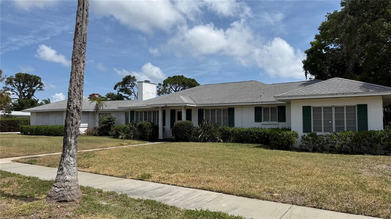 7617 Senrab Dr, Bradenton, FL 34209