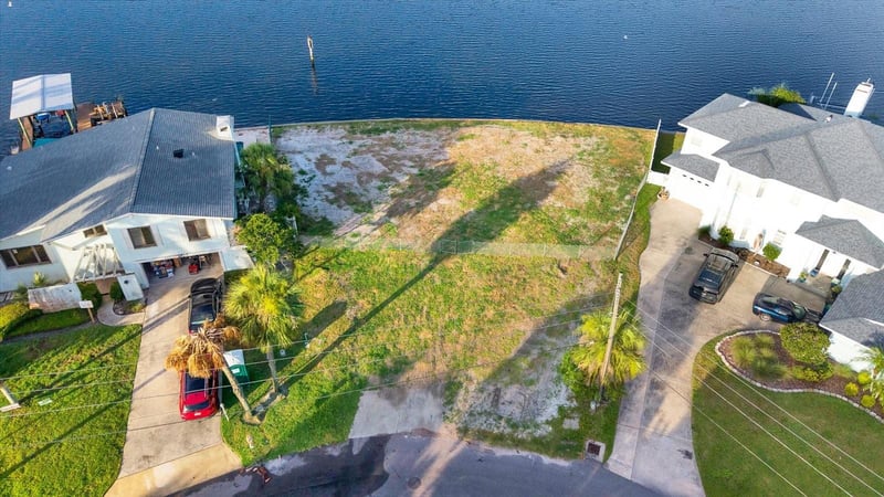121 Augusta Ave, Palm Harbor, FL 34683