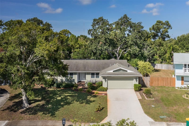 8120 Canterbury Cir, Seminole, FL 33777