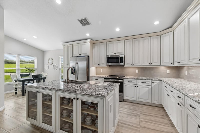 18868 Maisons Dr, Lutz, FL 33558