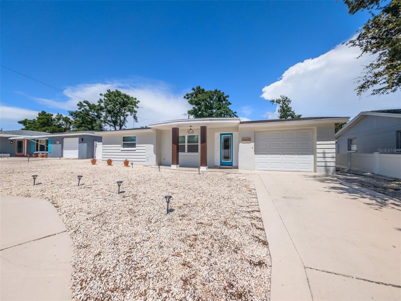 3650 Kingsbury Dr, Holiday, FL 34691