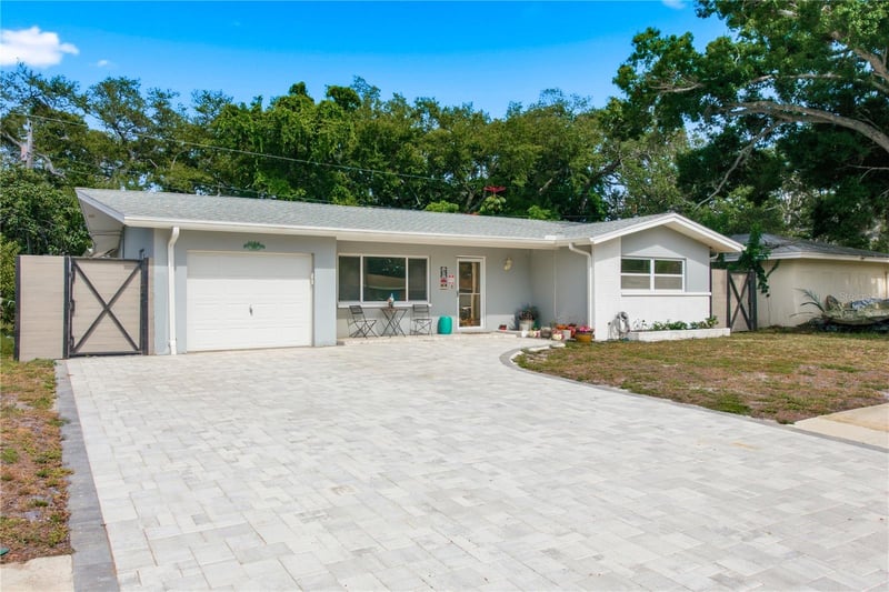 1144 Woodbrook Dr, Largo, FL 33770