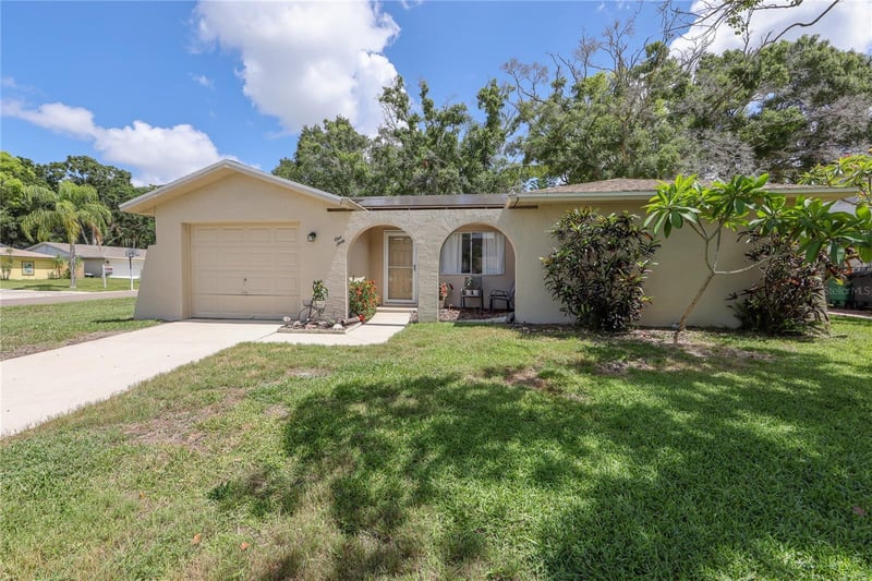 160 Meadowlark Dr, Safety Harbor, FL 34695