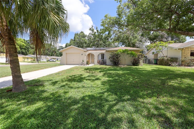 160 Meadowlark Dr, Safety Harbor, FL 34695