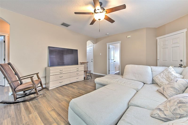 5843 Wrenwater , Lithia, FL 33547