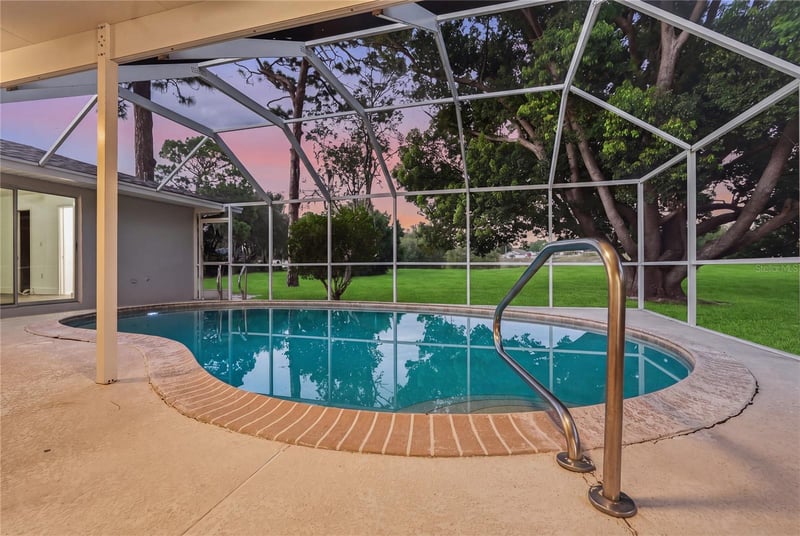 505 Bamboo Ct, Tarpon Springs, FL 34689