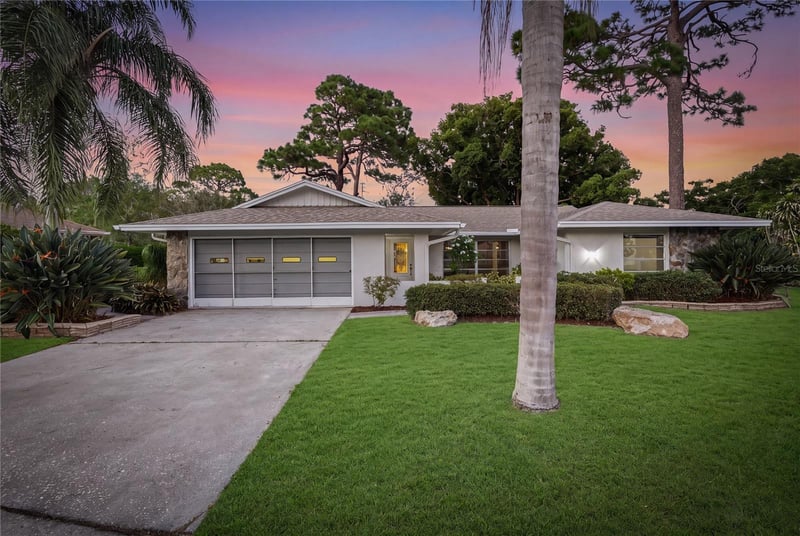 505 Bamboo Ct, Tarpon Springs, FL 34689
