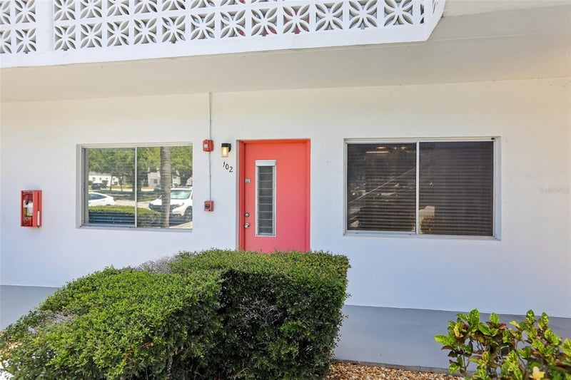 11225 82nd Ave #102, Seminole, FL 33772