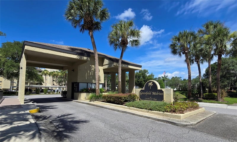 13626 Greenfield Dr #201, Tampa, FL 33618