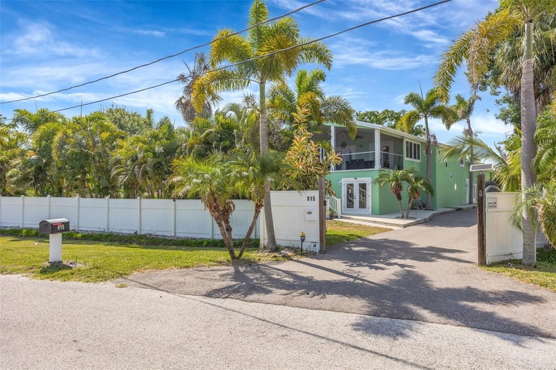 815 2nd Ave, Ruskin, FL 33570