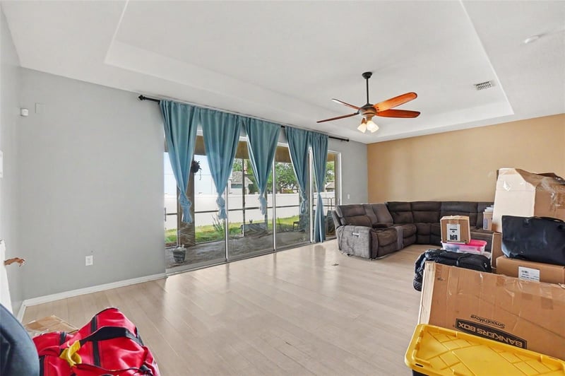2130 Roanoke Springs Dr, Ruskin, FL 33570