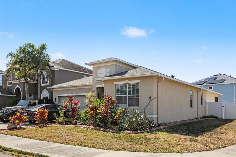 2130 Roanoke Springs Dr, Ruskin, FL 33570