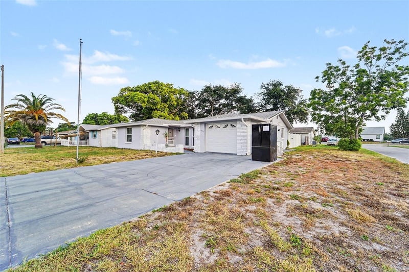 7923 Ironbark Dr, Port Richey, FL 34668