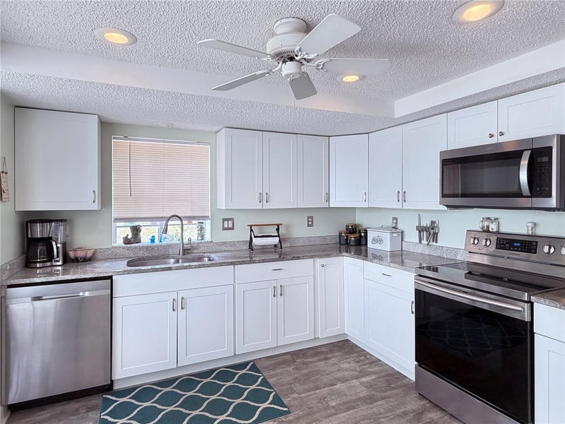 12901 Club Dr, Hudson, FL 34667