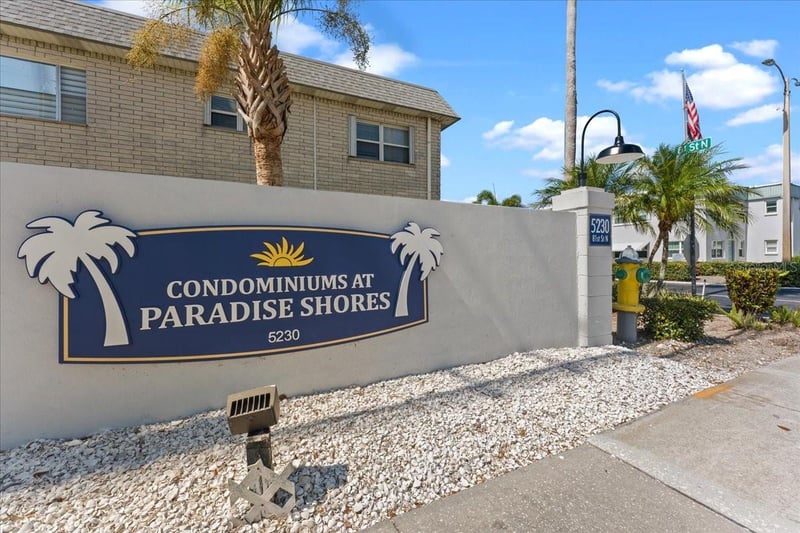 5357 81st St #18, St Petersburg, FL 33709