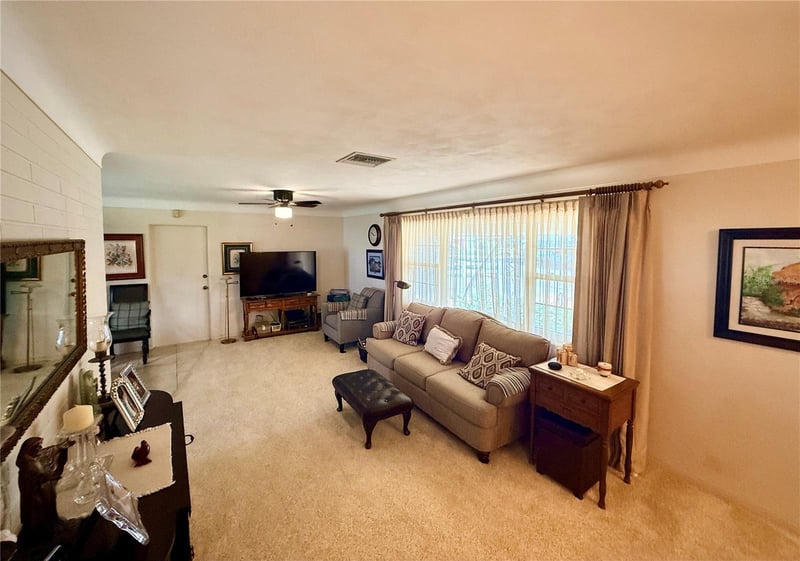 6086 28th Ave, St Petersburg, FL 33710