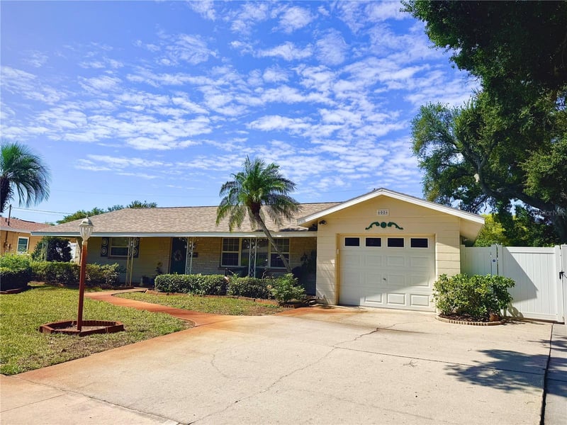 6086 28th Ave, St Petersburg, FL 33710