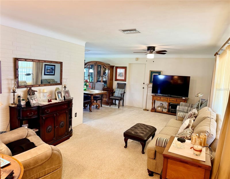 6086 28th Ave, St Petersburg, FL 33710