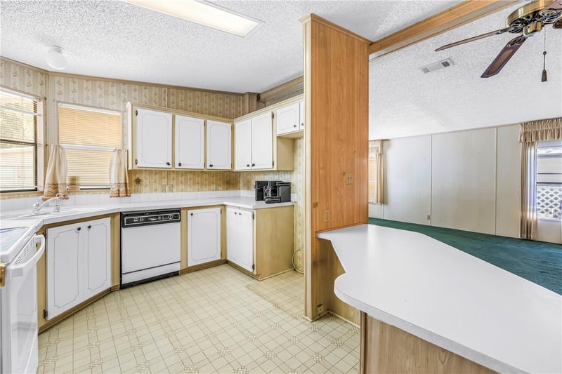 1001 Starkey Rd #292, Largo, FL 33771