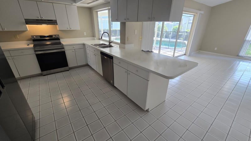 5697 Country Lakes Dr, Sarasota, FL 34243