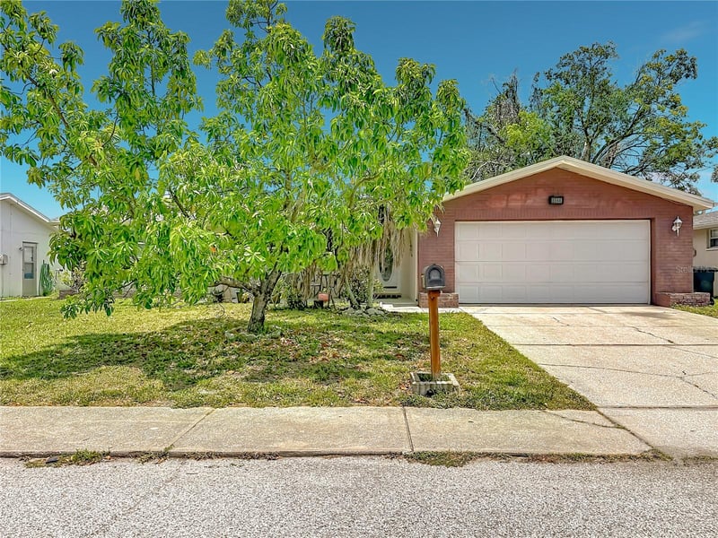 8944 Ledgestone Ln, Port Richey, FL 34668