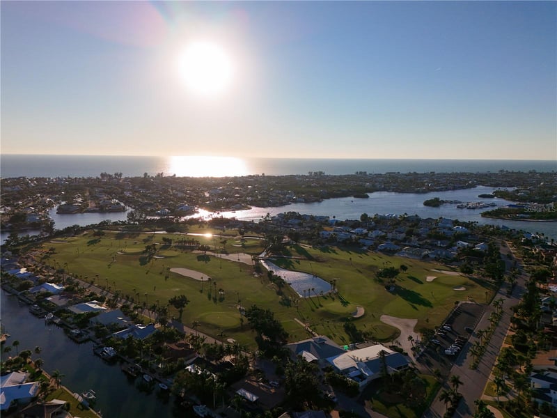 620 North Point Dr, Holmes Beach, FL 34217
